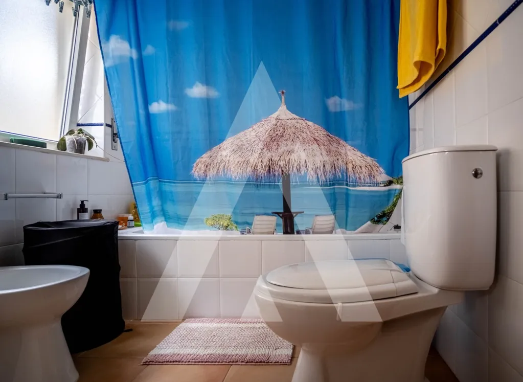 Vannitoad - Established Restaurant with Sea View in Costa Nova