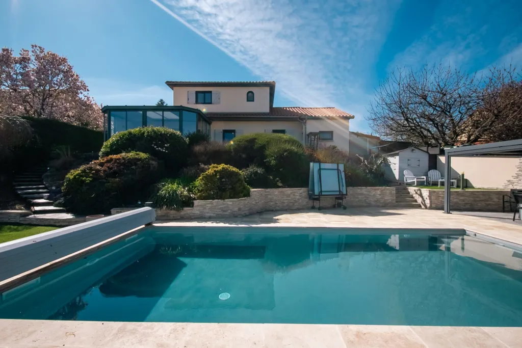 Bassein - House with Pool and Panoramic View in Le Crest