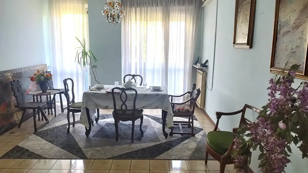 Salle à manger - Penthouse Flat with Garden View in Modena