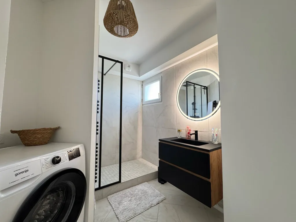 Vannitoad - Renovated Duplex with Balcony in Pontault-Combault
