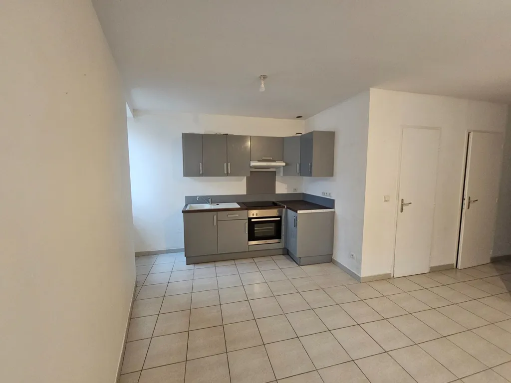 Köök - 3-Bedroom Apartment in Tain-l'Hermitage