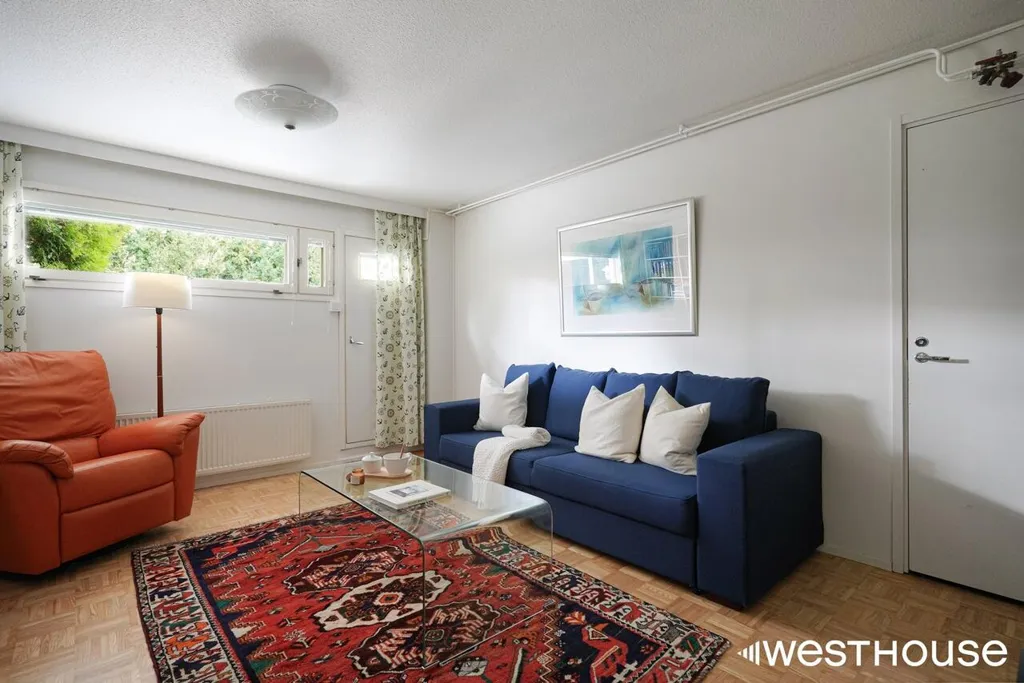 Living Room - Two-Storey Apartment with Balcony in Westend