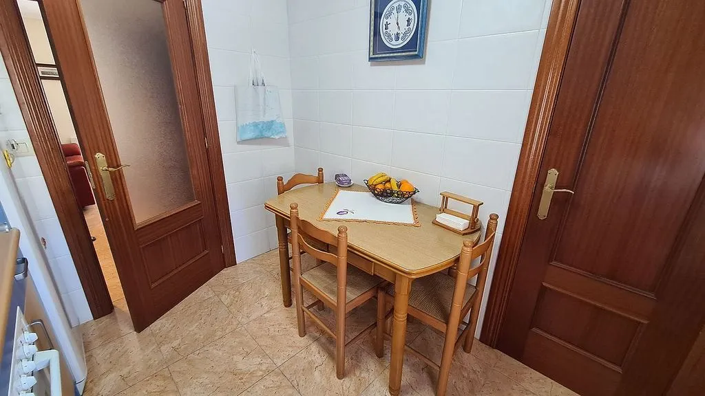 Söögituba - Bright 2-Bedroom Flat in Zona Pinilla