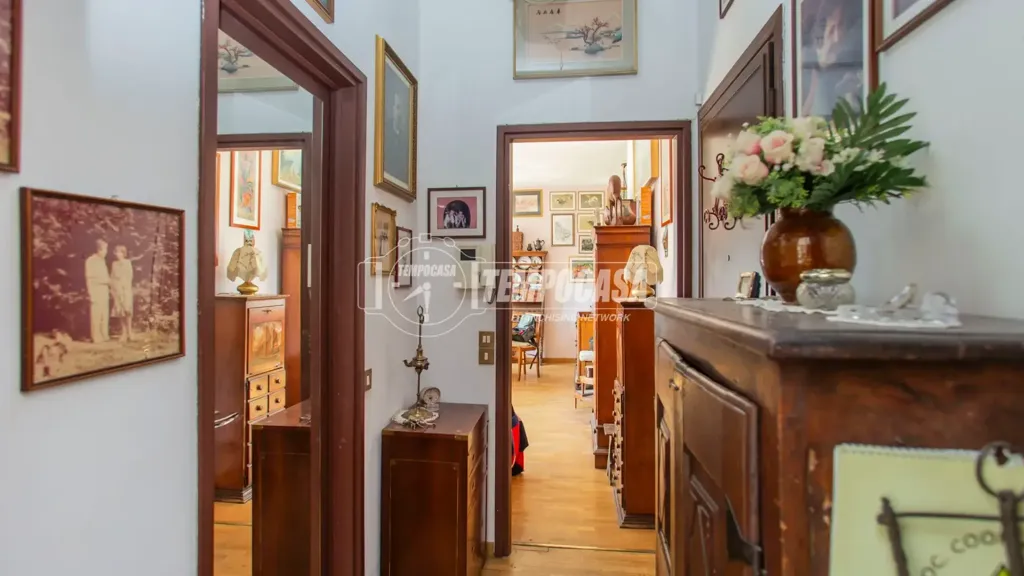 Esik - Apartment with Terrace in Milan