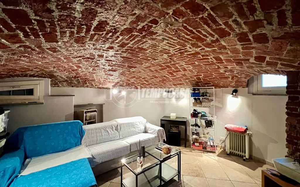 Elutuba - Restored Triplex with Garden in Torino Sassi