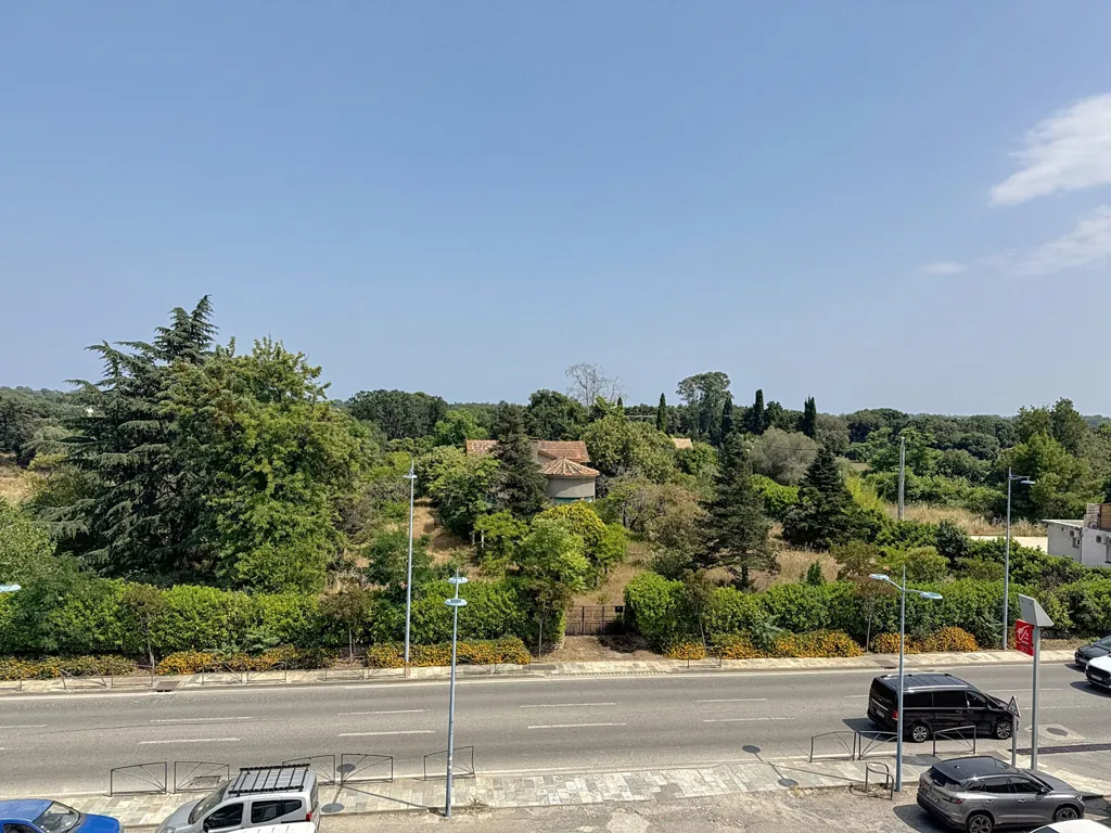 Esterno - Traversing Apartment with Balcony in Ghisonaccia Centre