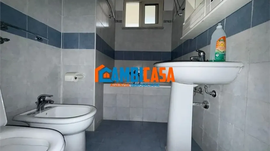 Salles de bain - T2 Flat for Renovation in Palermo