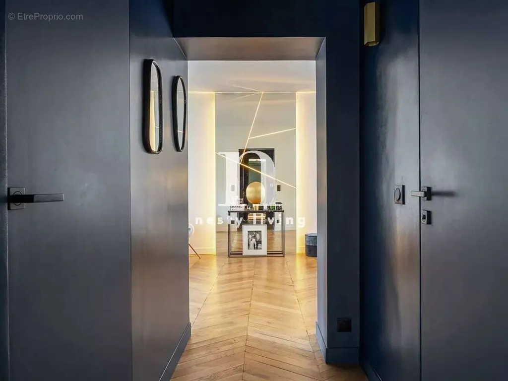 Esik - Architect-Refurbished Flat near Auteuil, Paris 16
