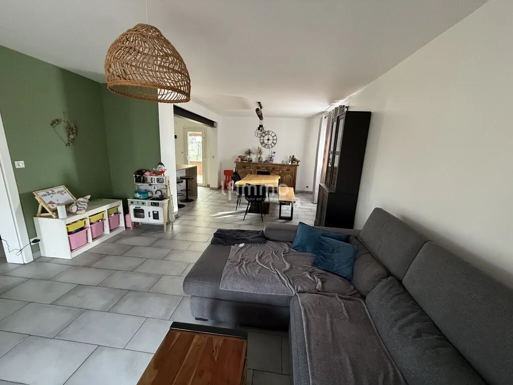 Elutuba - Renovated House with Veranda in Hestroff