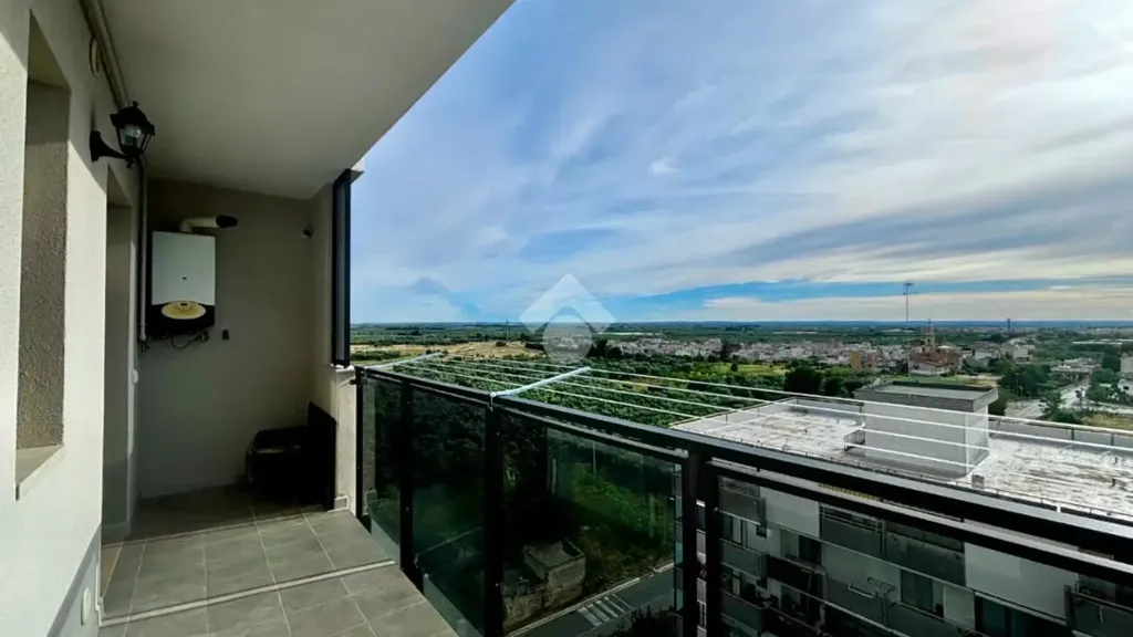 Balcon - Top-Floor Apartment with Balcony in Loseto