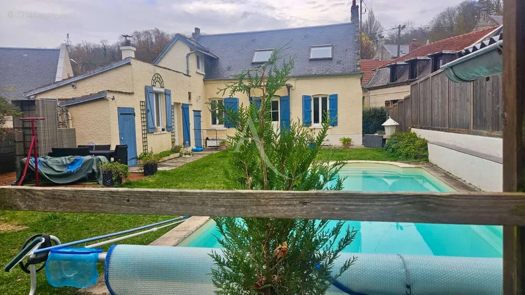 Piscine - Maison Charmante avec Piscine à Soissons