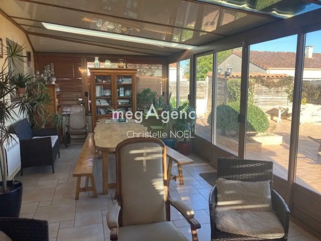 Terrass - Modern House with Garden in Luçon