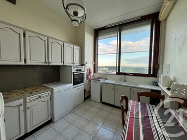 Cucina - Apartment with Balcony and River View in Tours
