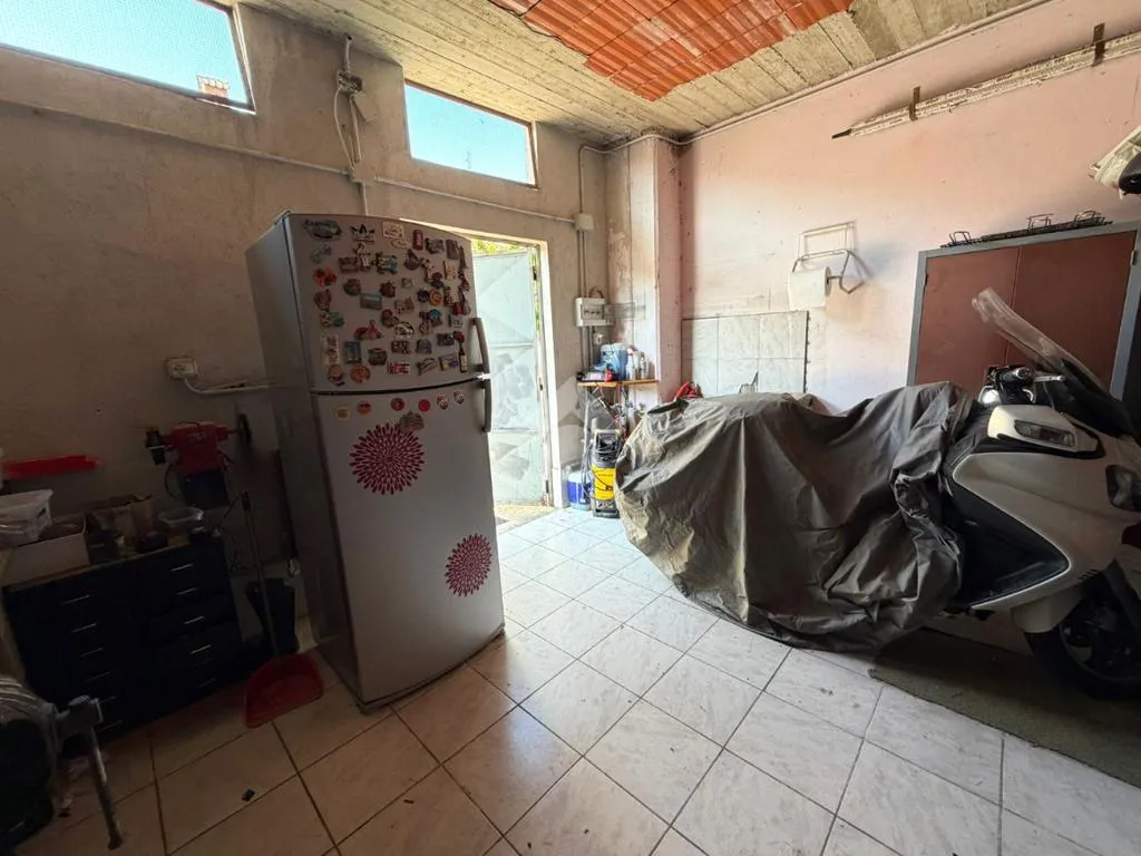 Garage - Detached House with Pool in Gastaldi