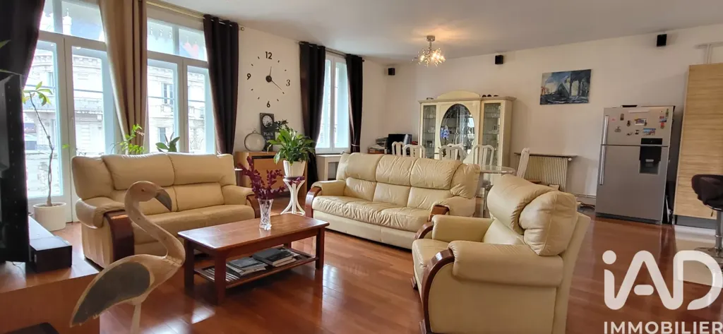 Soggiorno - Haussmannian Apartment with Balcony in Chalon-sur-Saône
