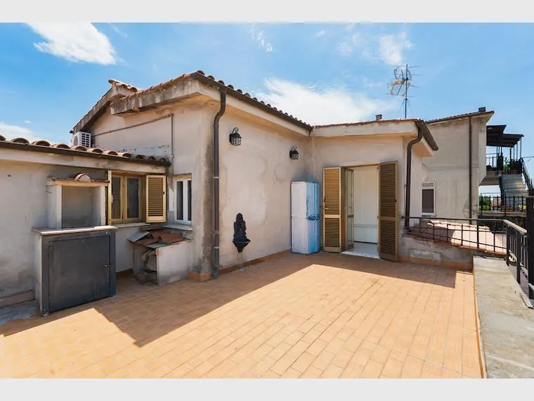 Terrazza - Central Two-Bedroom Apartment with Terraces in Formello