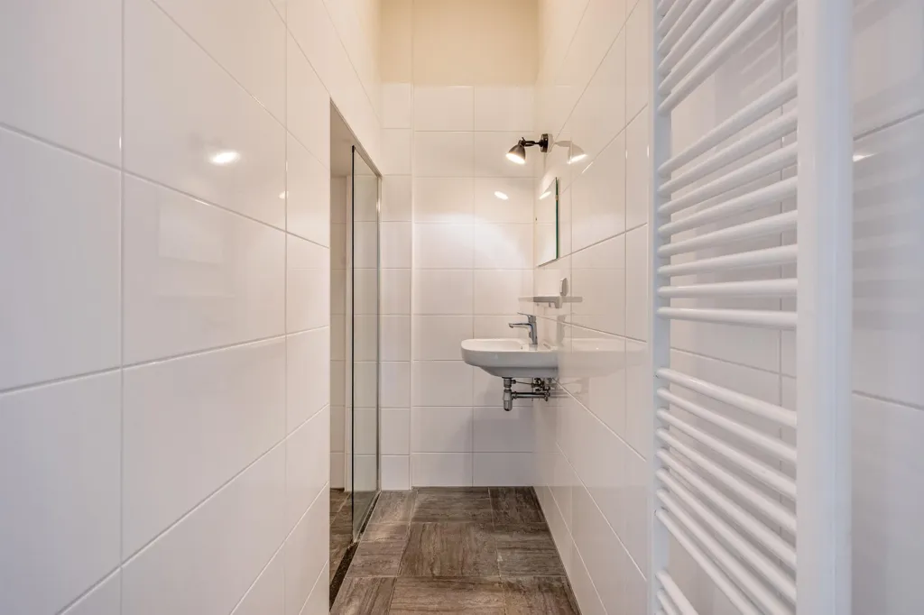 Vannitoad - Modern Apartment with Large Windows in Oud-West