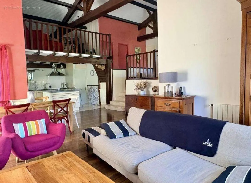 Soggiorno - House with Pool in Ruffec