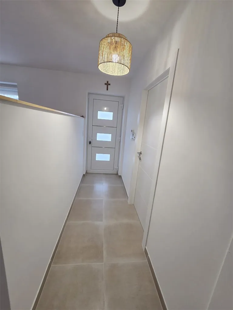 Esik - Energy-Efficient 3-Bedroom House in Baugnies