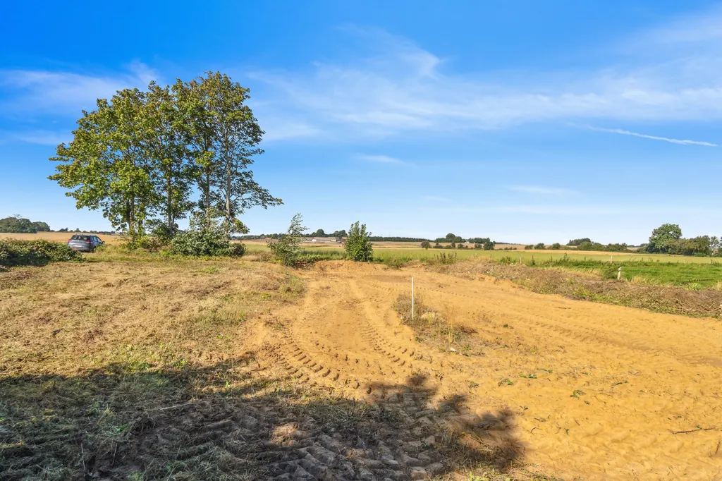 Aed - Year-Round Plot with 5G Coverage in Skanderborg