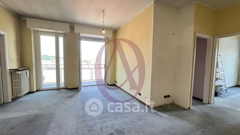 Pièces - Bright Trilocale with Box in Cassano Magnago