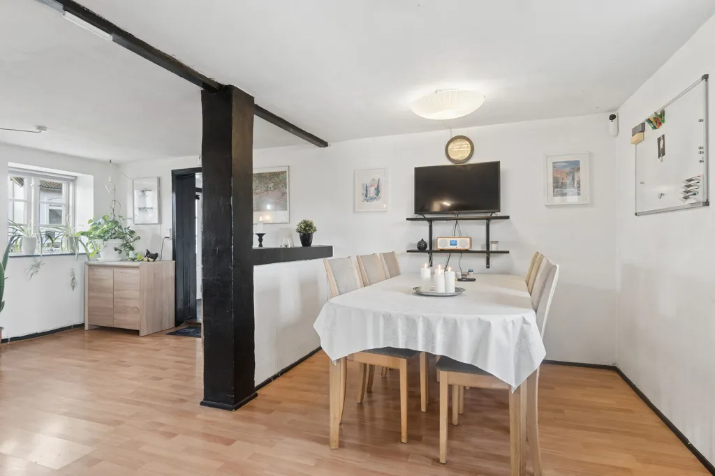 6-toaline maja asukohas Balle