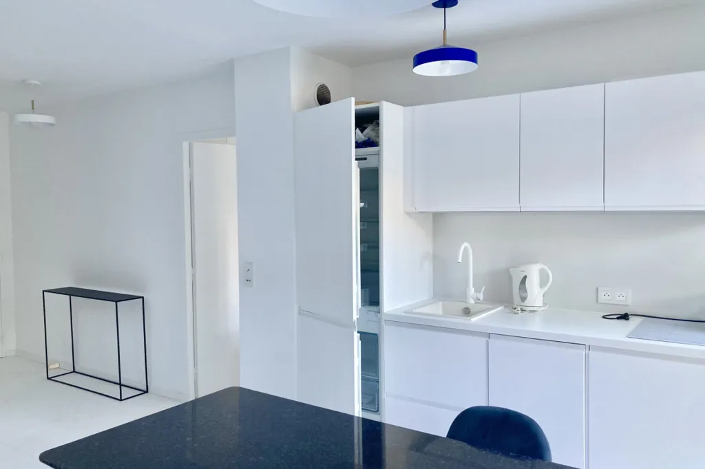 Köök - 2-Bed Apartment with Terrace in Le Cannet
