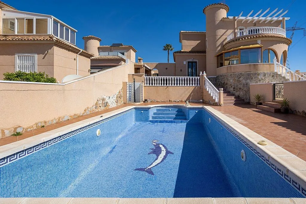 Bassein - Spanish-Style Villa with Pool in Benijofar