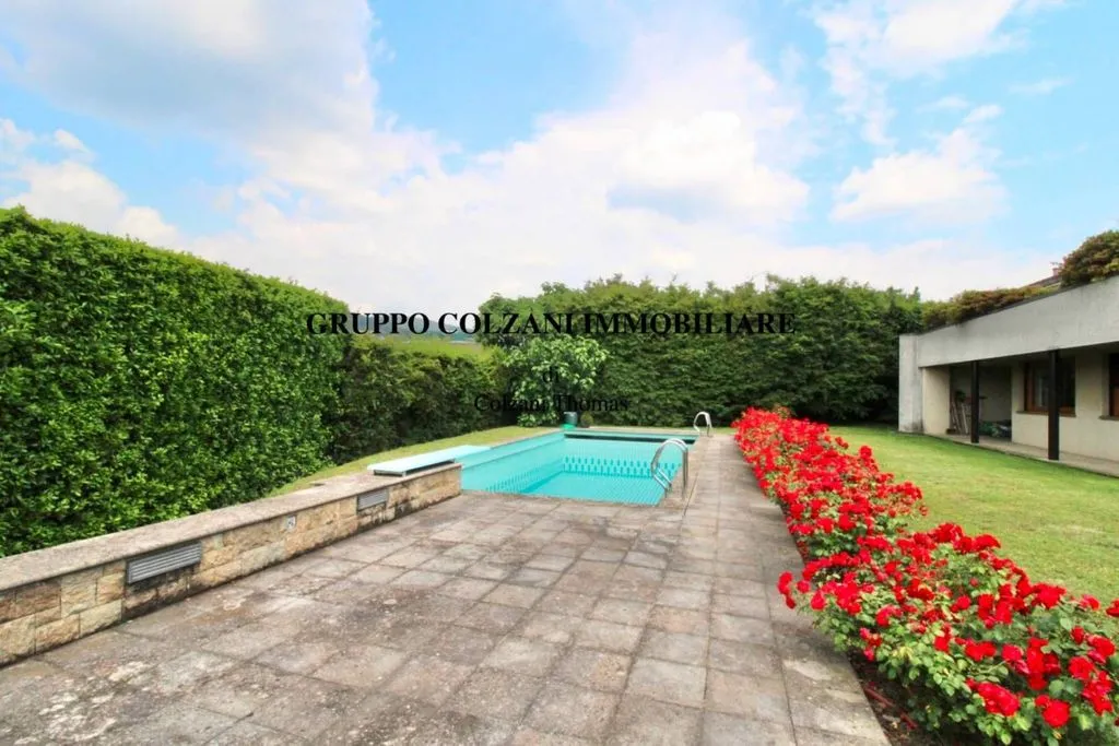 Bassein - Luxury Villa with Pool in Como