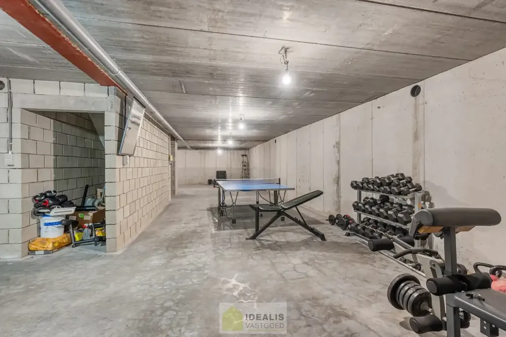 Garage - Luxury Villa with Terrace in Overpelt