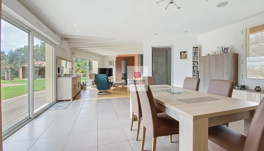 Salle à manger - Maison avec Piscine Chauffée à Fleurac