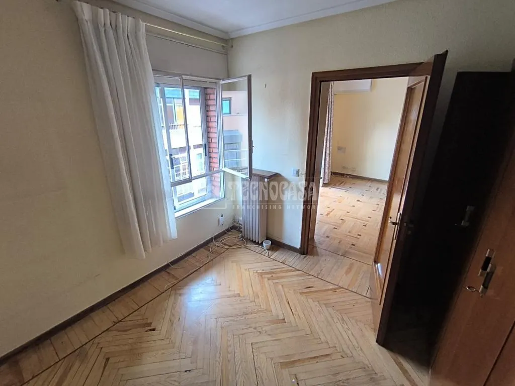 Toad - Penthouse Flat with Terrace in Ciudad Lineal