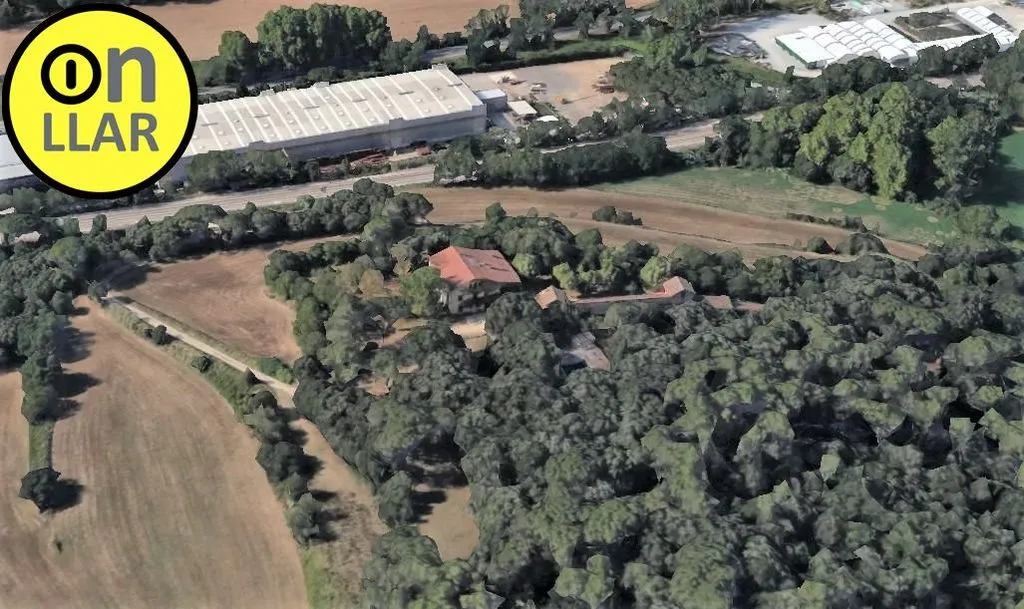 Vista aerea - Rustic Finca with Extensive Garden in Cardedeu
