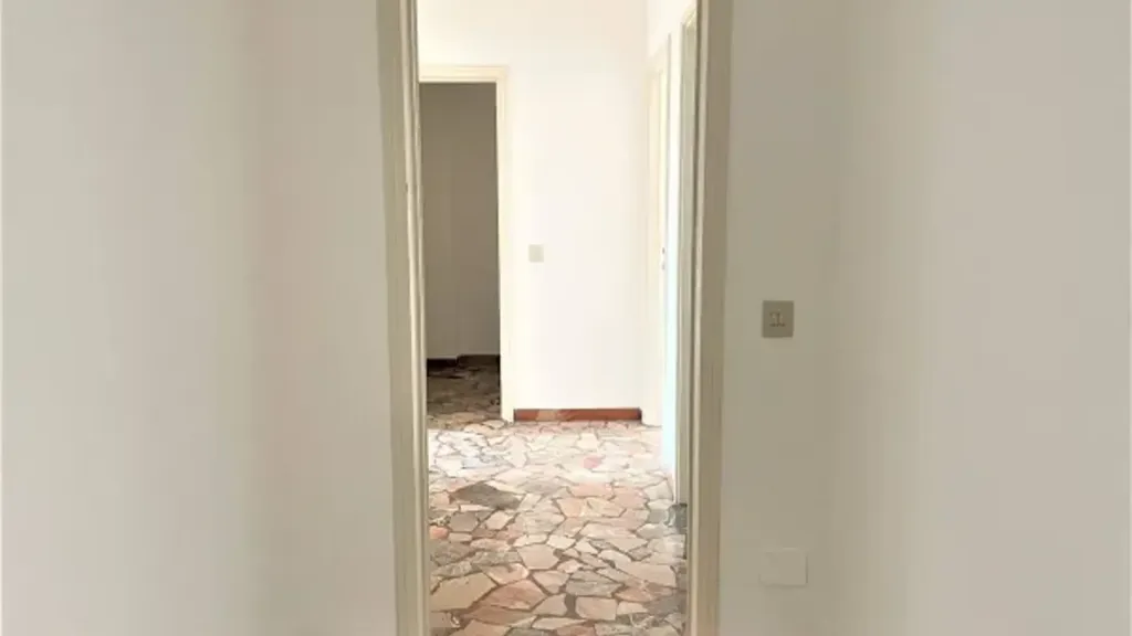 hallway_entrance