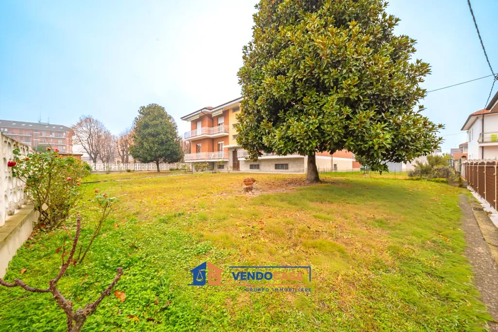Jardin - Quadruplex Apartment with Balcony in Carmagnola