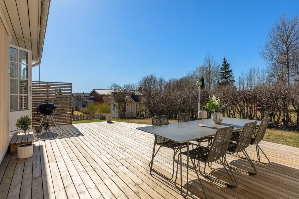Terrass - Spacious Villa with Trädgård in Västernorrland