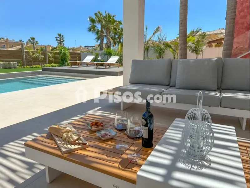 Bassein - Modern Villa with Golf View in Desert Springs