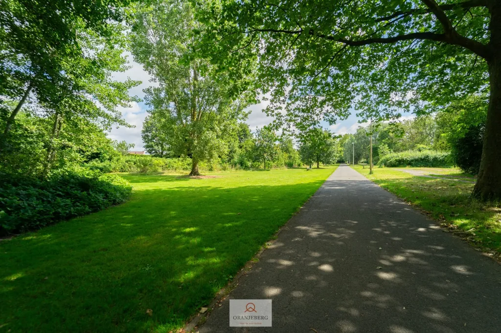 Aed - Duplex Apartment with Park View in Wondelgem