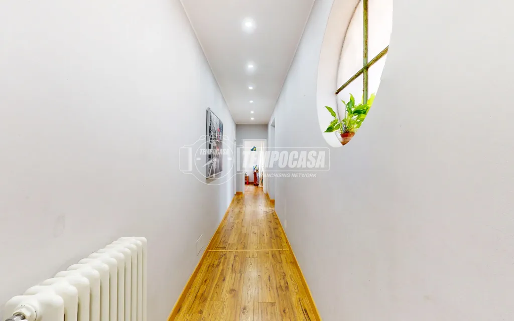 Esik - Independent Apartment with Terrazzo in Cambiano