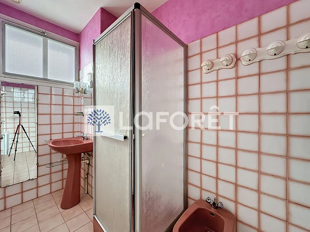 Vannitoad - Four-Bedroom House with Garden in Thouars