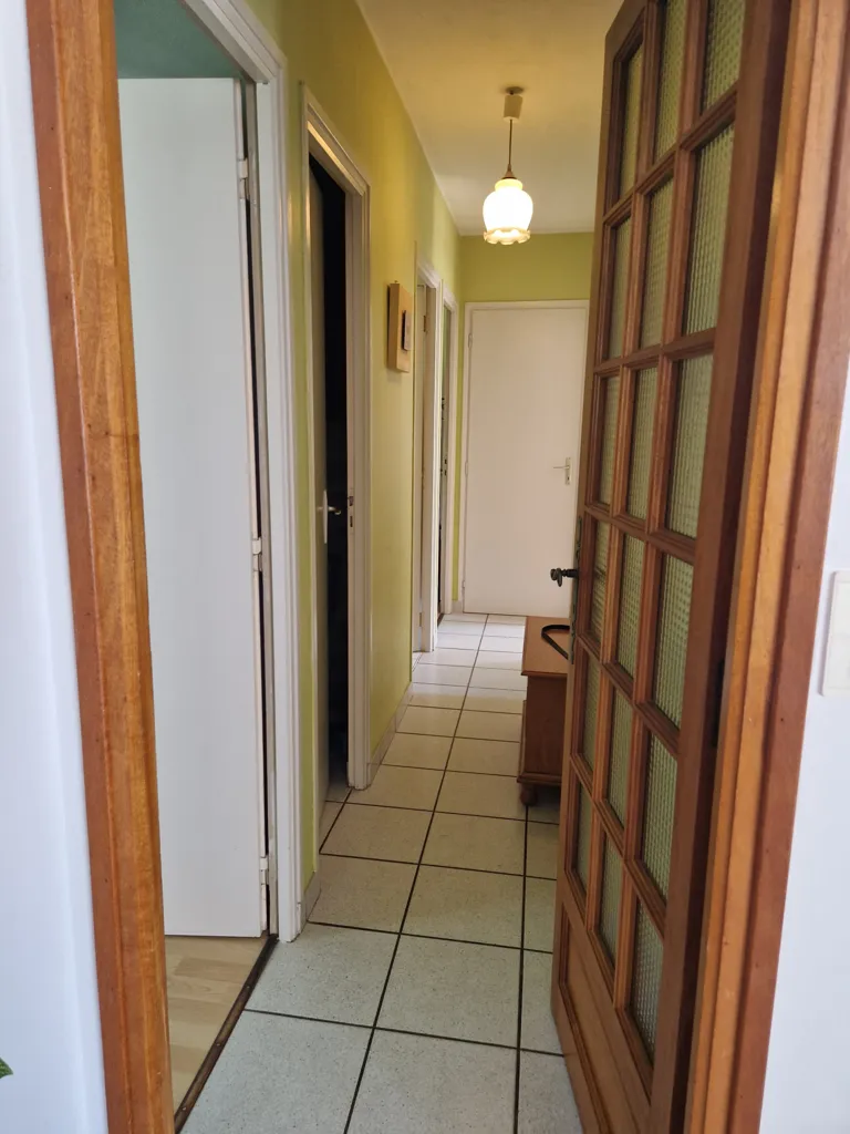 Hallway - Ground Floor House with Enclosed Garden in Impasse