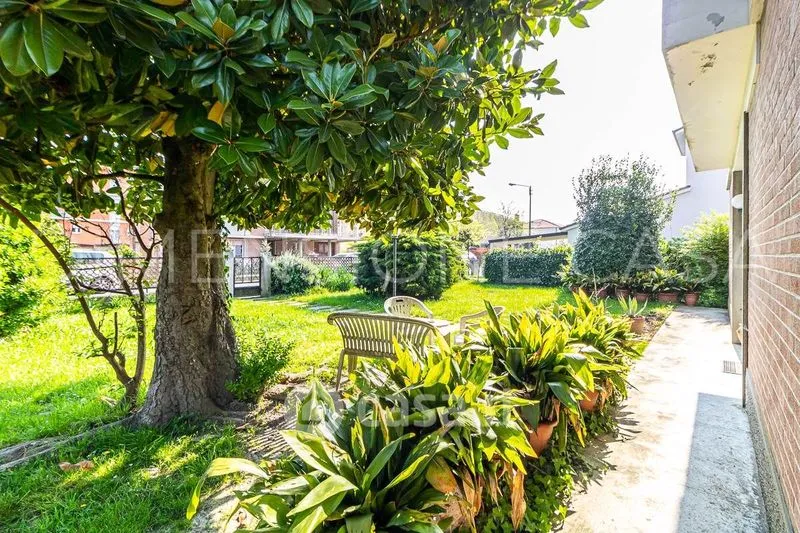 Jardin - Villa with Garden in Cavezzo Centre