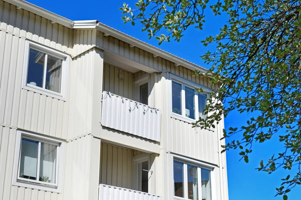Exterior - Two-Bedroom Flat with Balcony in Falköping