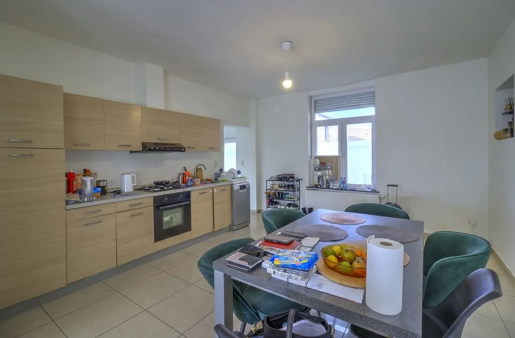 Köök - Two-Bedroom Apartment with Garden Access in Saint-Nicolas