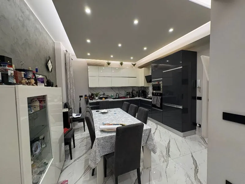 Salle à manger - Rearfitted Apartment with Balconies in Messina