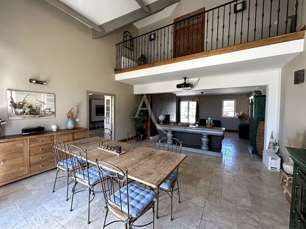 Dining Room - 10-Piece House with Independent Section in Marles-en-Brie