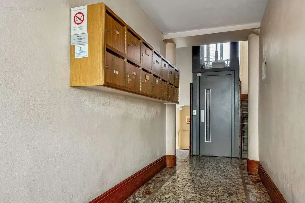Ingresso - T2 Apartment with Balcony in Lyon 7th