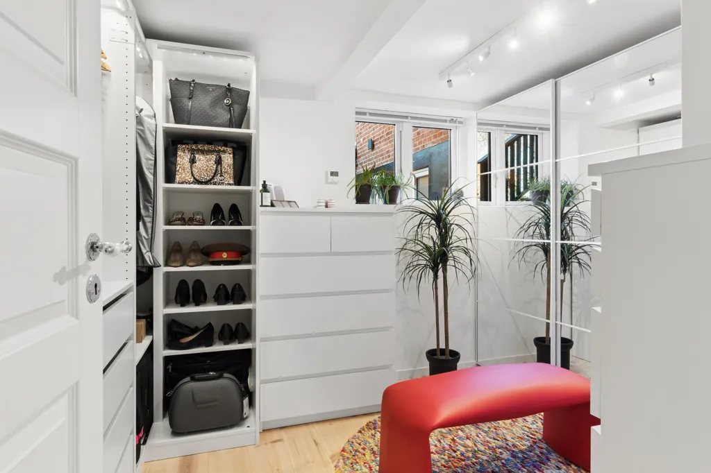 Rooms - Charming Brick Villa with Terrace in Birkerød