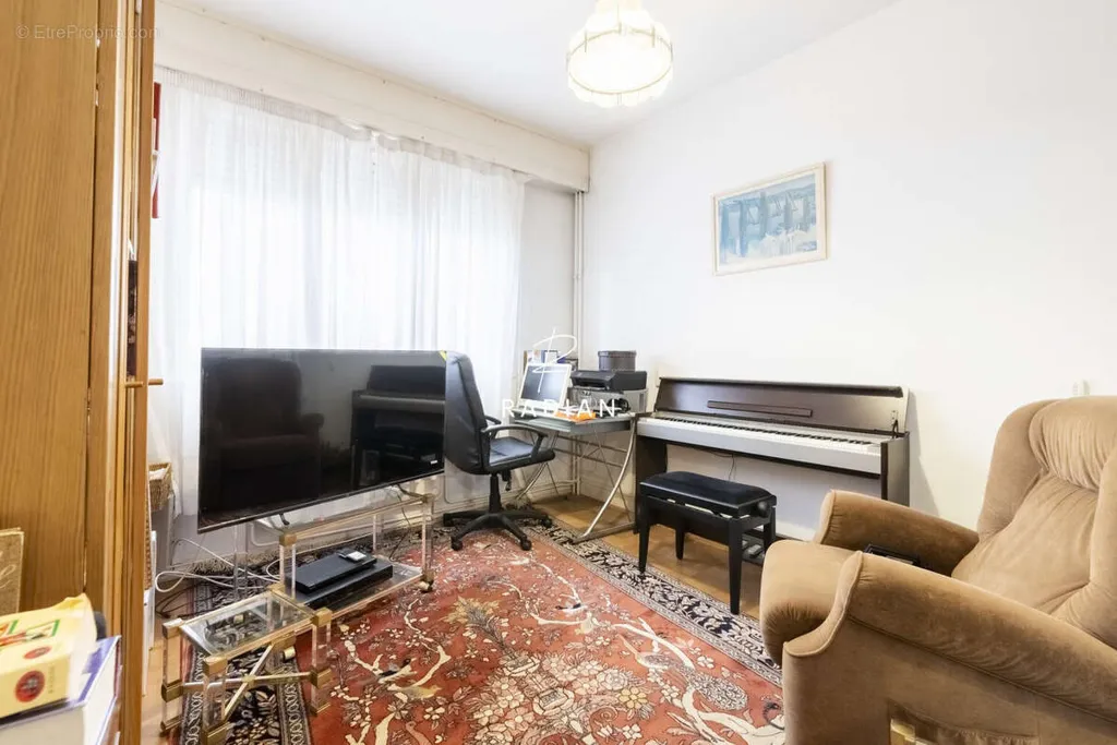 Bureau - Appartement avec balcon et vue dégagée à Lille