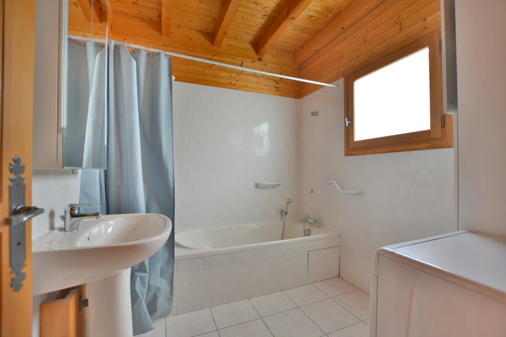 Salles de bain - Chalet en Madrier avec Vue Dominante à Bozel